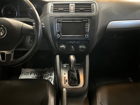 Used 2014 Volkswagen Jetta SE image 30