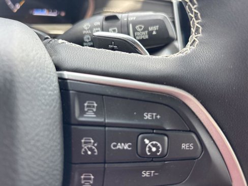 Used 2023 Jeep Grand Cherokee Altitude image 28