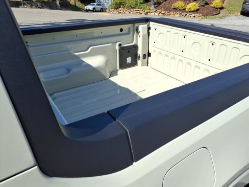 New 2025 Ford Maverick XLT image 32