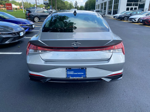 Certified 2023 Hyundai Elantra Limited w/ Preferred Accessory Package image 5