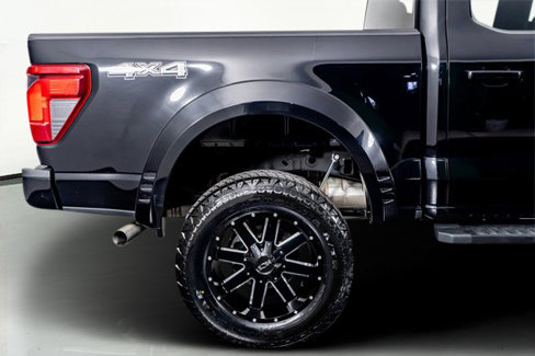 Used 2024 Ford F150 XLT w/ XLT Black Appearance Package image 8