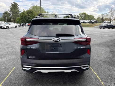 Used 2021 Kia Seltos SX w/ SX Sunroof Package image 4