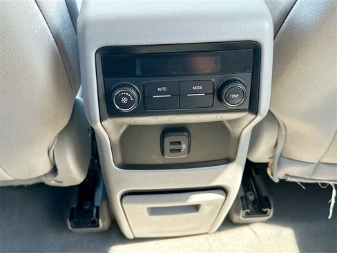 Used 2019 GMC Acadia SLE image 25