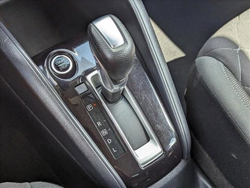Used 2020 Nissan Kicks S image 12