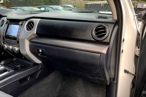 Used 2016 Toyota Tundra SR5 w/ SR5 Upgrade Package image 16