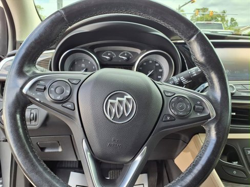 Used 2020 Buick Envision Essence image 29