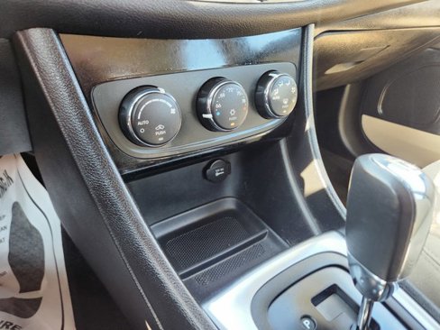 Used 2012 Chrysler 200 Touring w/ Cold Weather Group image 10
