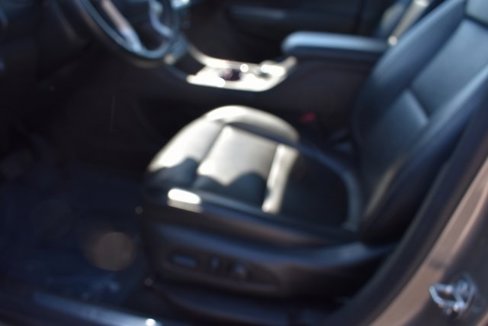Certified 2023 GMC Acadia SLT image 6