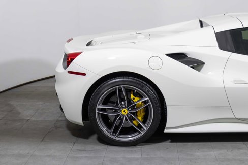 Used 2018 Ferrari 488 Spider image 19