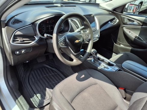 Used 2022 Chevrolet Malibu LT image 4