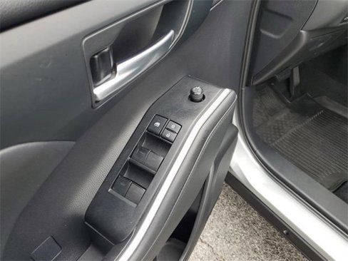 Used 2021 Toyota Highlander XLE image 17