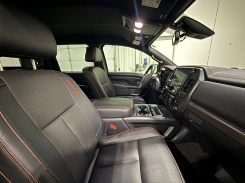 Used 2020 Nissan Titan PRO-4X image 28