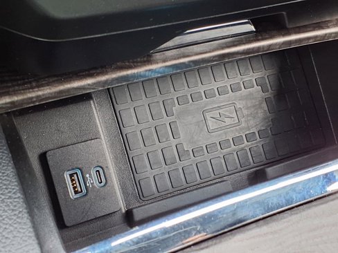 Used 2021 Ford Expedition Max Limited image 9
