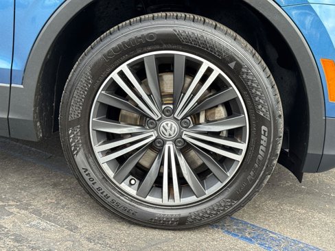 Used 2018 Volkswagen Tiguan SEL image 6