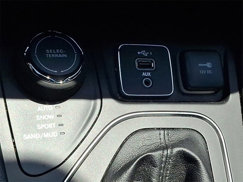 Used 2021 Jeep Cherokee Latitude Lux 80th Anniv w/ Quick Order Package 26U 80TH image 26