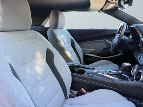 Used 2019 Chevrolet Camaro LT image 15