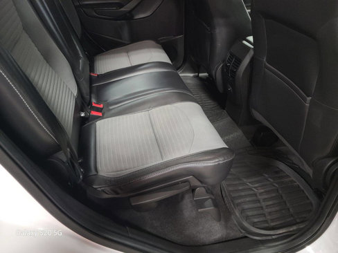Used 2018 Ford Escape SE w/ SE Sport Appearance Package image 12