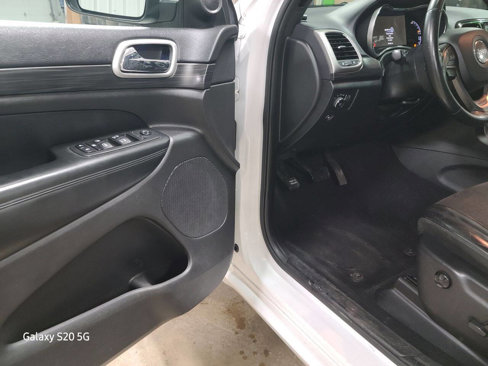 Used 2019 Jeep Grand Cherokee Altitude image 21