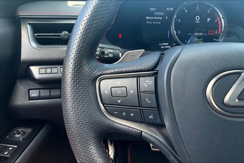 Used 2019 Lexus UX 200 image 18