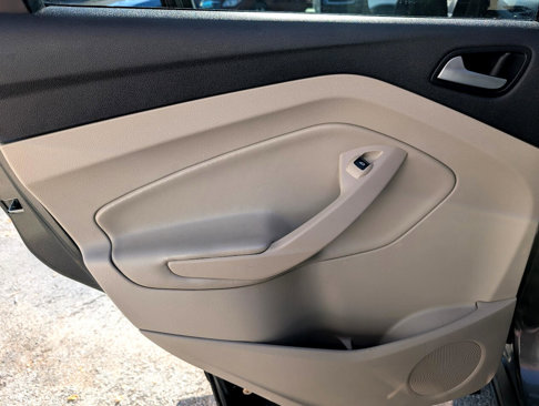 Used 2017 Ford Escape SE image 39