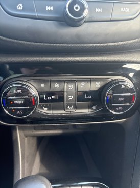 Used 2023 Buick Encore GX Essence image 27