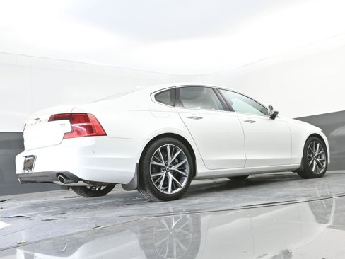 Used 2017 Volvo S90 T5 Momentum w/ Vision Package image 15