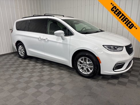 Certified 2022 Chrysler Pacifica Touring-L image 1