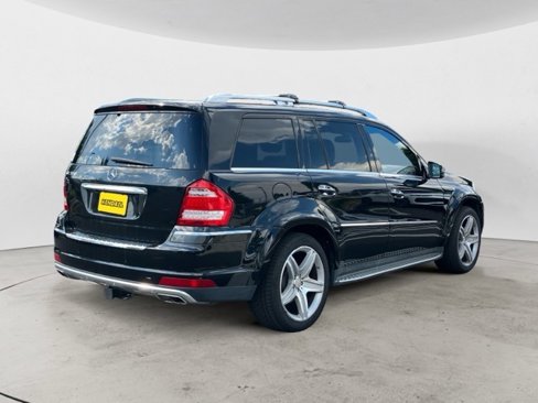 Used 2012 Mercedes-Benz GL 550 4MATIC image 4