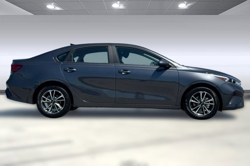 Used 2023 Kia Forte LXS w/ LXS Technology Package image 2