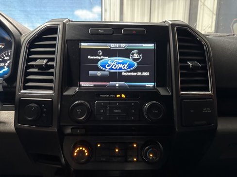 Used 2015 Ford F150 XLT w/ Equipment Group 302A Luxury image 8