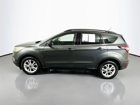 Used 2017 Ford Escape SE w/ Equipment Group 201A image 4