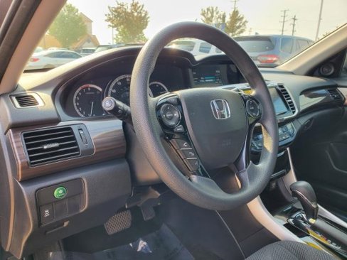 Used 2017 Honda Accord EX image 16