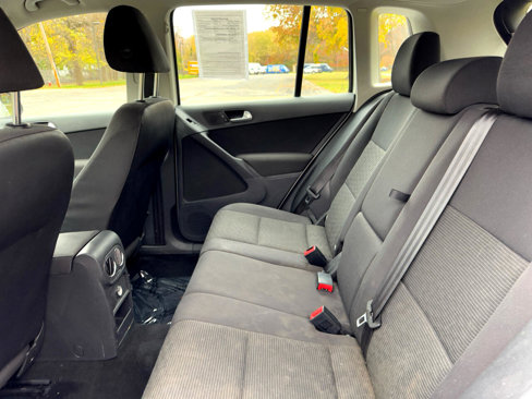 Used 2012 Volkswagen Tiguan S image 33