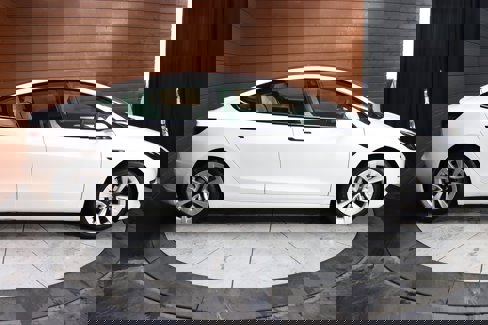 Used 2022 Tesla Model 3 Standard Range image 64