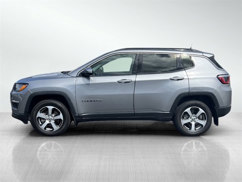 Used 2018 Jeep Compass Latitude image 3