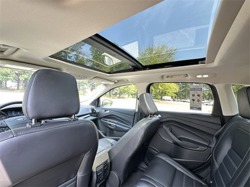 Used 2019 Ford Escape Titanium image 24