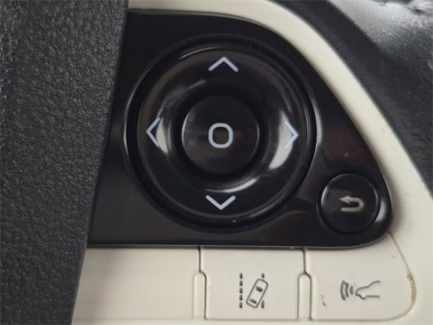Used 2017 Toyota Prius Four image 30