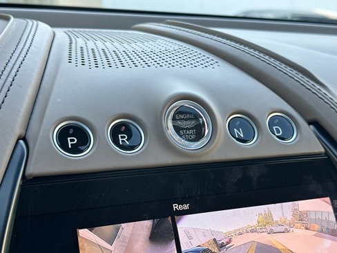 Used 2021 Aston Martin DBX image 24