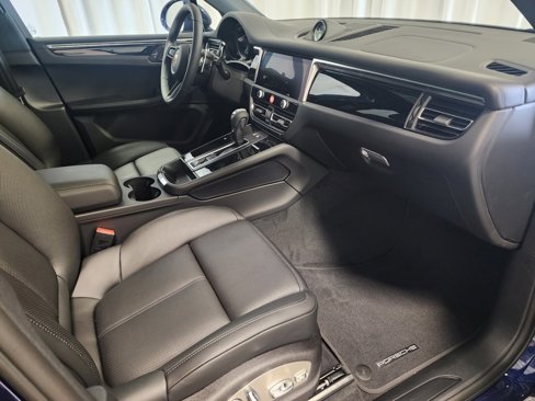 New 2025 Porsche Macan image 24
