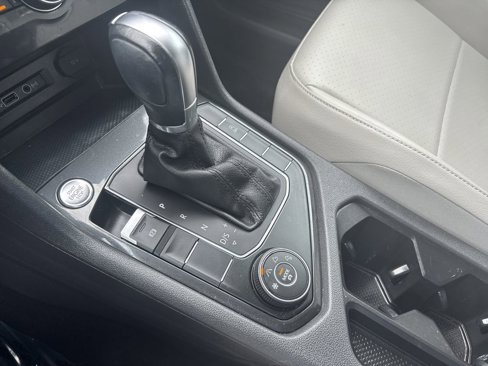 Used 2019 Volkswagen Tiguan SE image 20