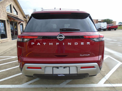 Used 2023 Nissan Pathfinder Platinum image 7