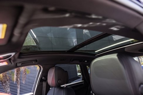 Certified 2025 Porsche Macan image 17