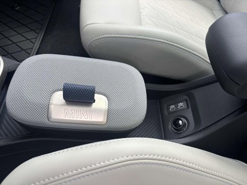 New 2025 MINI Cooper 4-Door Hardtop image 24