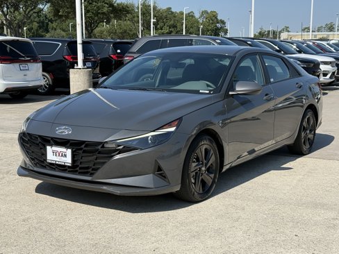 Used 2023 Hyundai Elantra SEL image 9