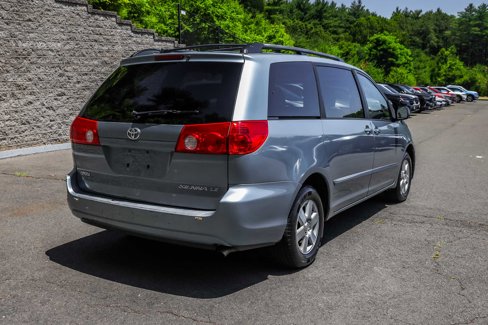 Used 2010 Toyota Sienna LE image 4