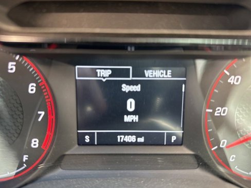 Used 2024 Chevrolet Trax RS w/ Sunroof Package image 9