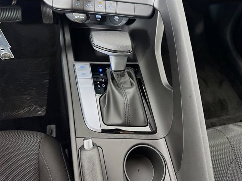 New 2025 Hyundai Elantra SE image 13