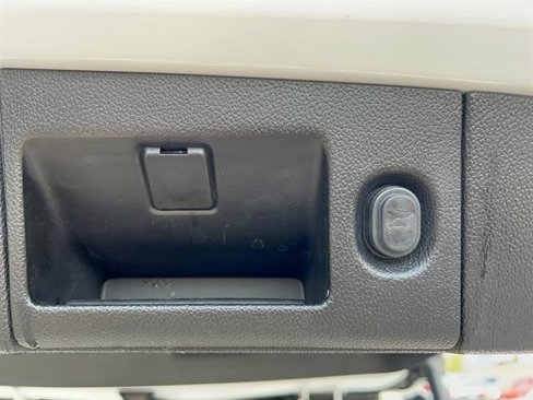 Used 2018 Chevrolet Suburban LT image 10
