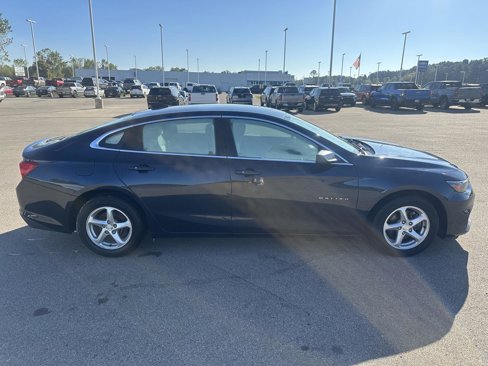 Used 2017 Chevrolet Malibu LS image 9