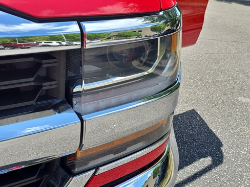 Used 2018 Chevrolet Silverado 1500 LT w/ All Star Edition image 29